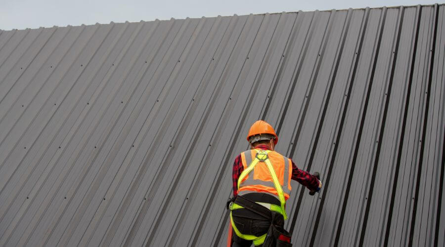 Professional gutter cleaning in Berea, OH
